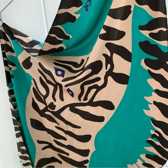 Gorgeous Vintage Diane Von Furstenberg Tiger Pattern Silk Scarf - Picture 3 of 9